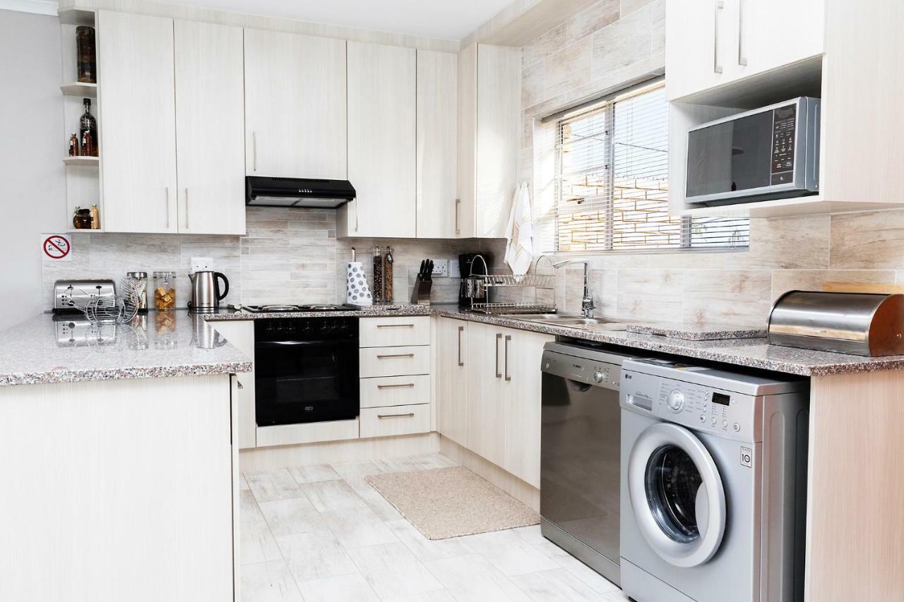 Settle Inn Self Catering Accommodation Colchester Eksteriør billede